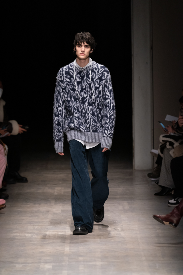 Louis Vuitton Fall 2018 Menswear Collection - Vogue  Mens fashion  sweaters, Mens winter fashion, Menswear